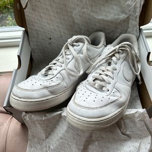 NIKE Air Force 1’s 07 size: m 10/w 12, great condition only minor scuffs